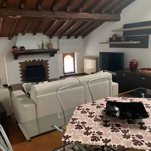 Apartment Daisy House: Attic In The Historical Center, Saló
